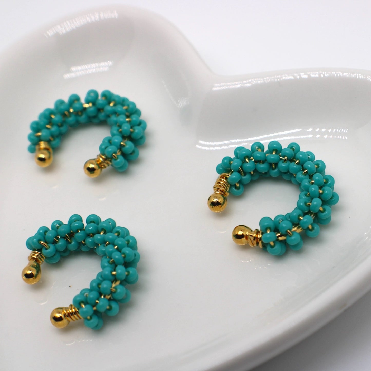 Pop blue earcuff