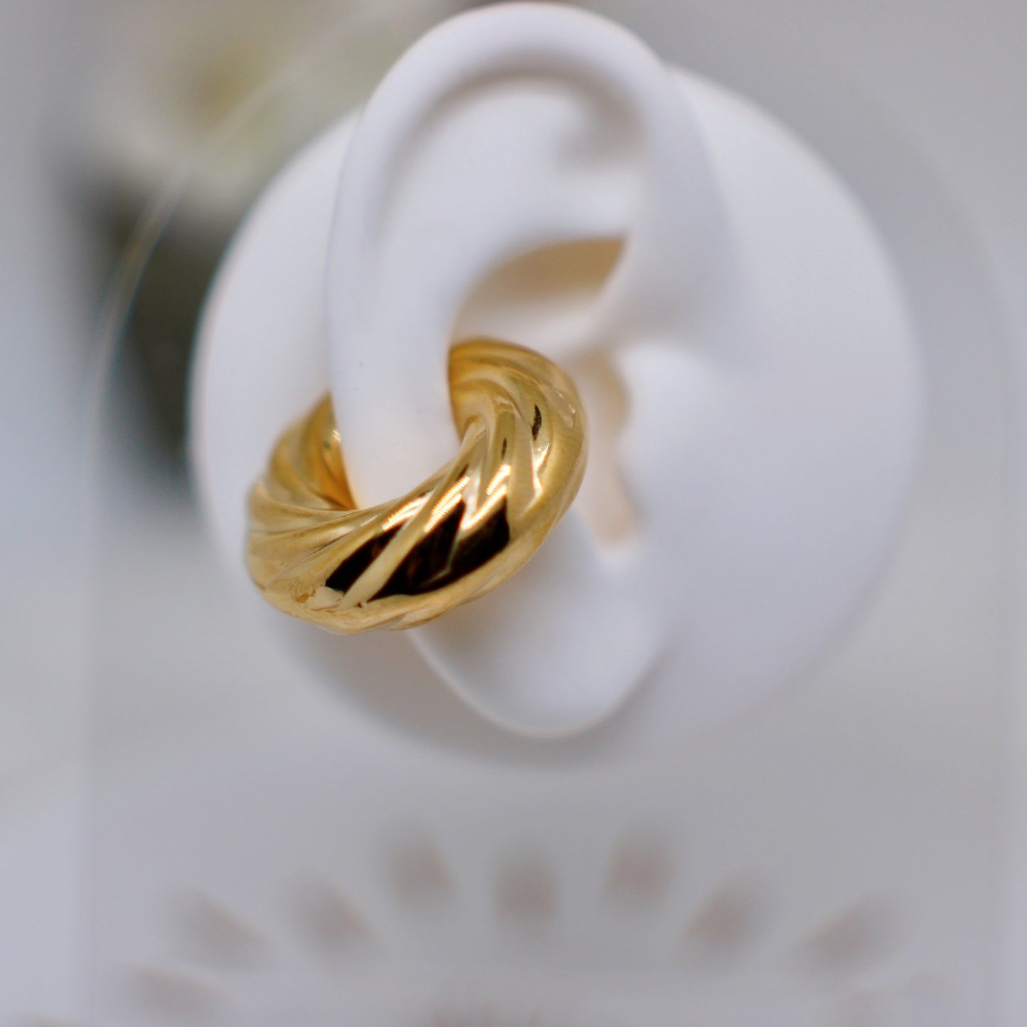 Gold aria chunky earcuff