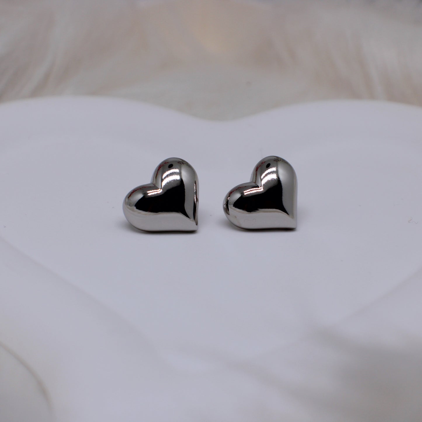 Love heart stud